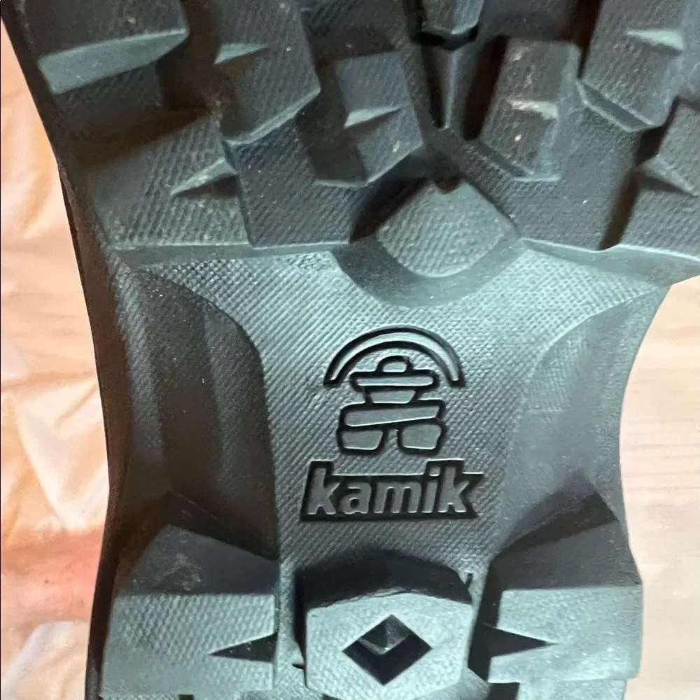 Kamik Youth/Grade School Sz 4 Black Snow Boots Girls Quilted Waterproof Pom Pom